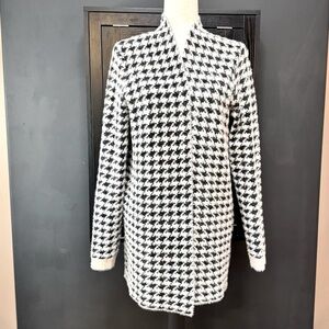 Cyrus Houndstooth Lightweight Coat